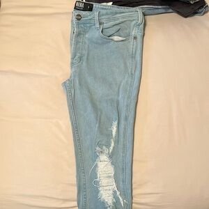 Men’s Distressed Light Denim jeans